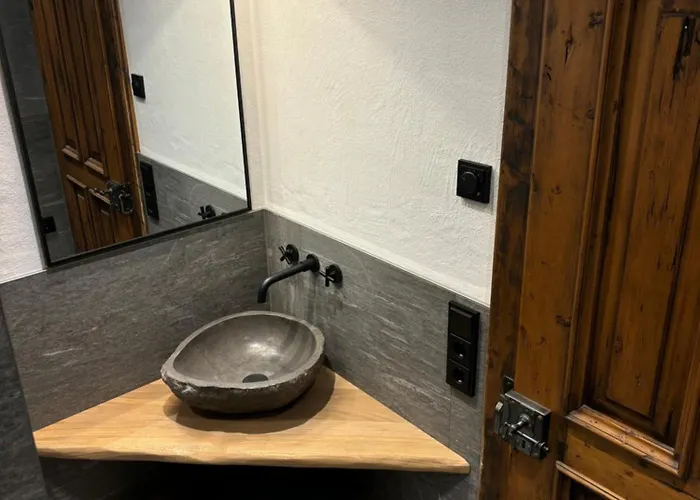 Adamhof Hochsitz * 莱奥冈